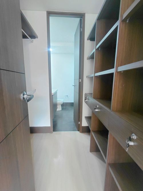 Apartamento de 3 alcobas en arriendo en Loma Del Esmeraldal, Envigado, 94 m² · foto 8 de 14