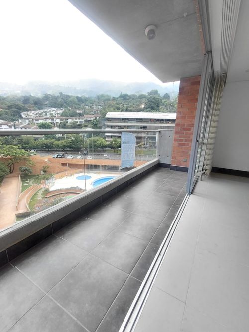 Apartamento de 3 alcobas en arriendo en Loma Del Esmeraldal, Envigado, 94 m² · foto 9 de 14