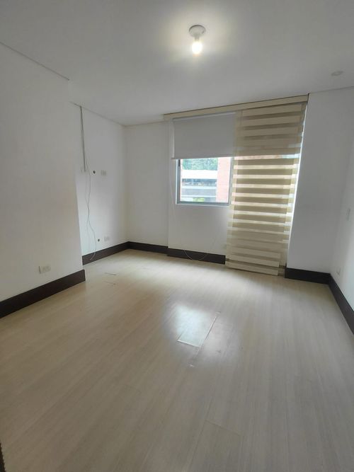 Apartamento de 3 alcobas en arriendo en Loma Del Esmeraldal, Envigado, 94 m² · foto 10 de 14