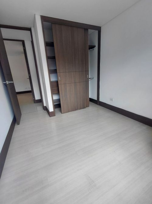 Apartamento de 3 alcobas en arriendo en Loma Del Esmeraldal, Envigado, 94 m² · foto 13 de 14