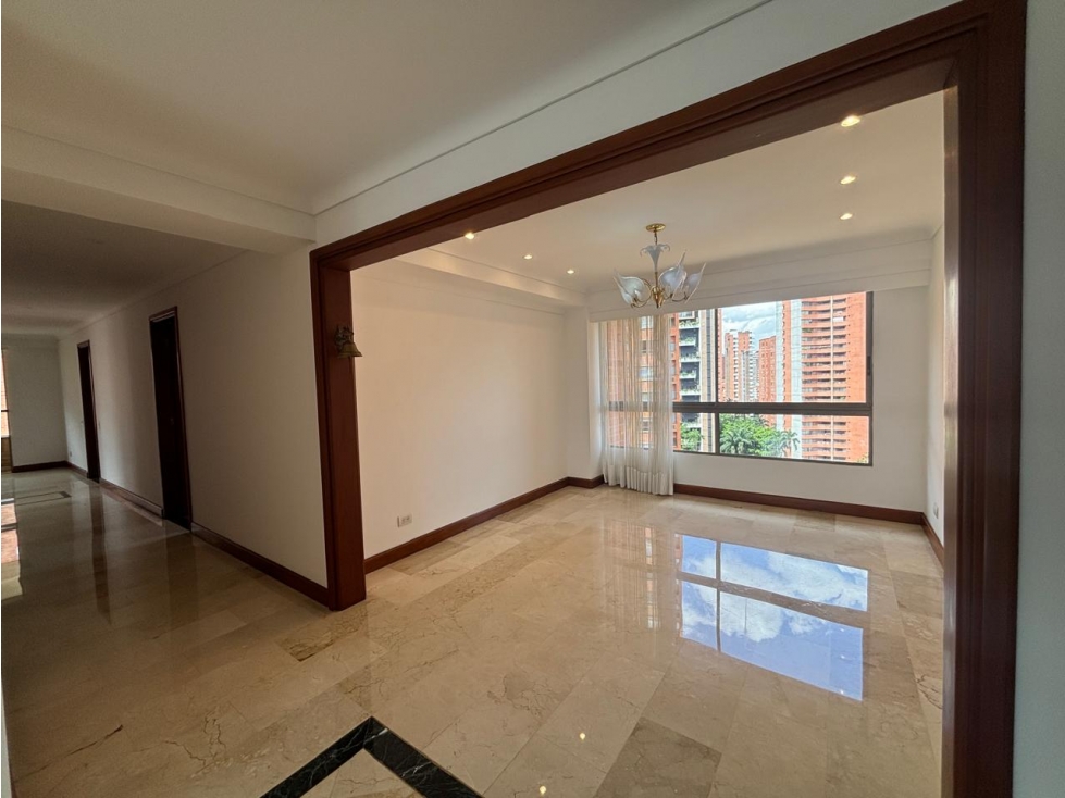 Apartamento en venta en El Poblado, Medellín 2