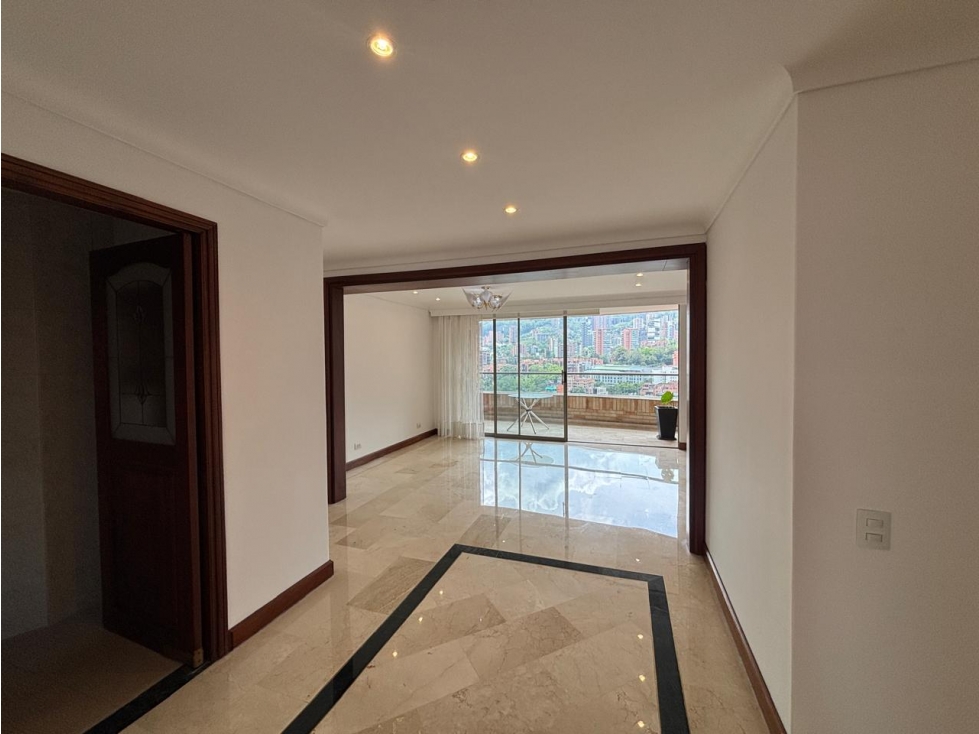 Apartamento en venta en El Poblado, Medellín 3