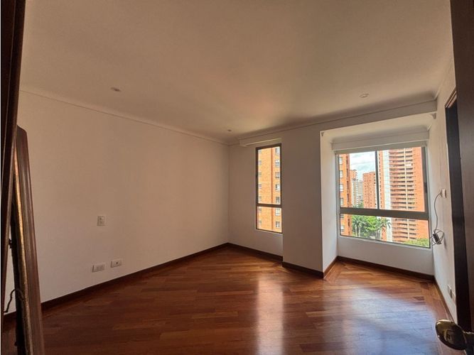 Apartamento de 3 alcobas en venta en El Poblado, Medellín, 193 m² · foto 6 de 13