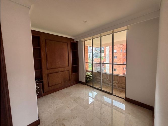 Apartamento de 3 alcobas en venta en El Poblado, Medellín, 193 m² · foto 11 de 13