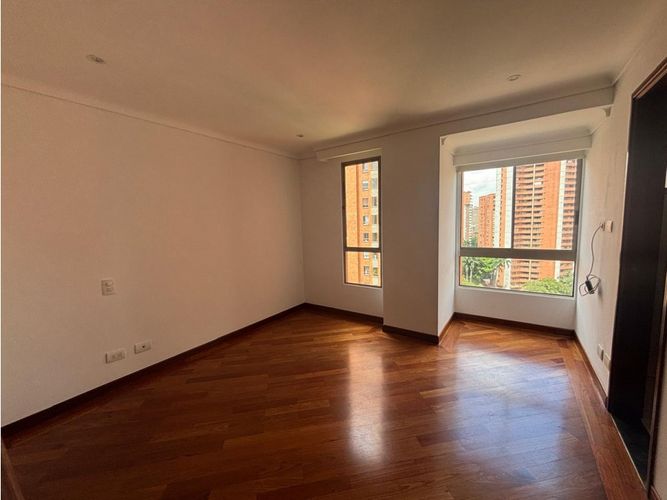Apartamento de 3 alcobas en venta en El Poblado, Medellín, 193 m² · foto 12 de 13