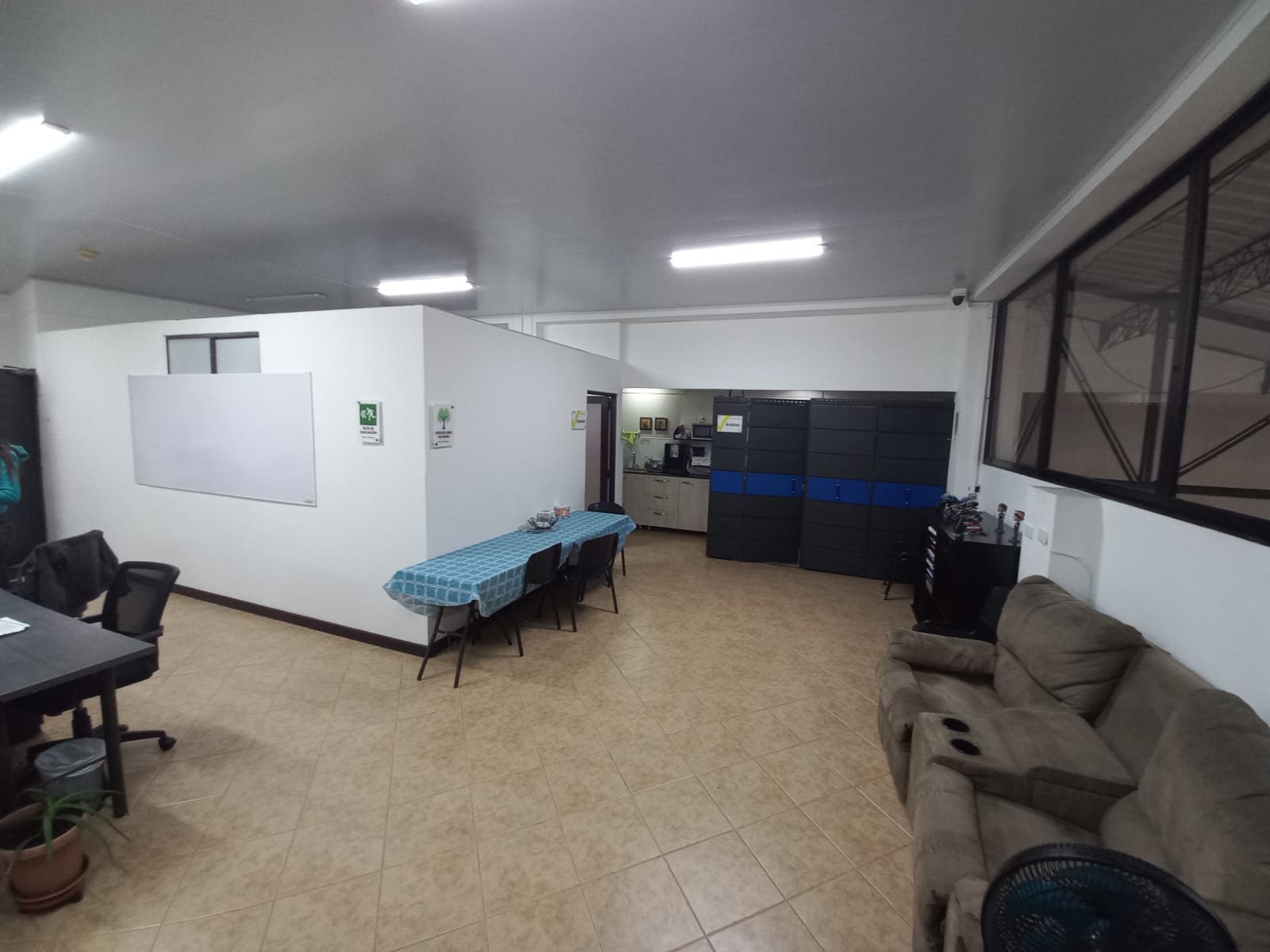 Warehouse for sale in Laureles, Medellín 3