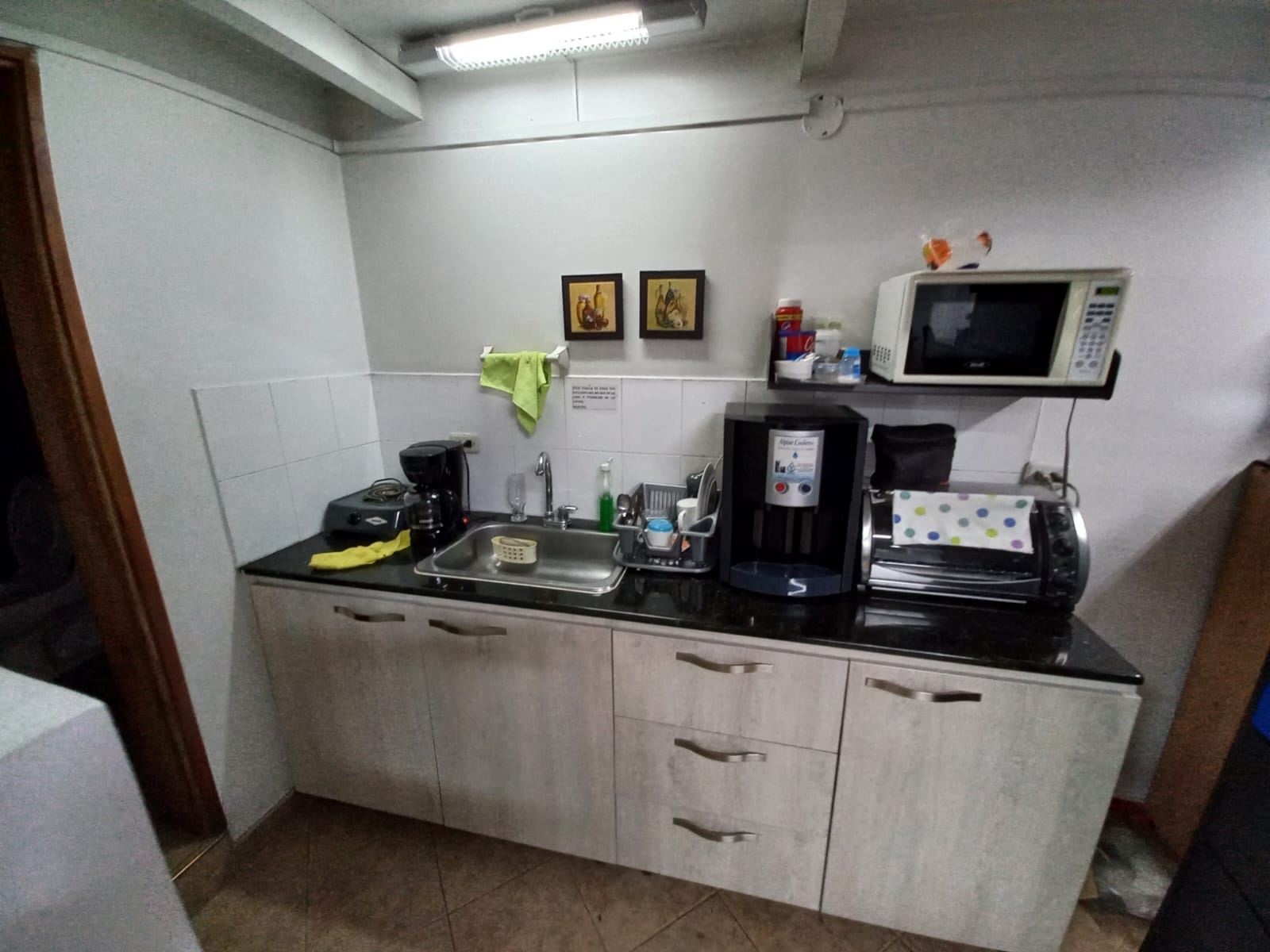 Warehouse for sale in Laureles, Medellín 4