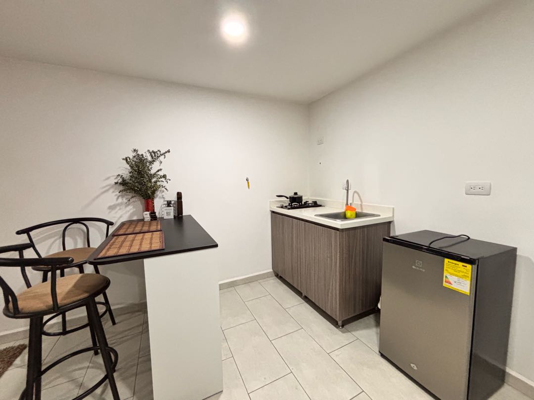 Apartaestudio for sale in La candelaria, Medellín 4