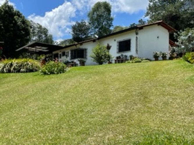 Casa de 4 alcobas en venta en La Ceja · foto 8 de 24