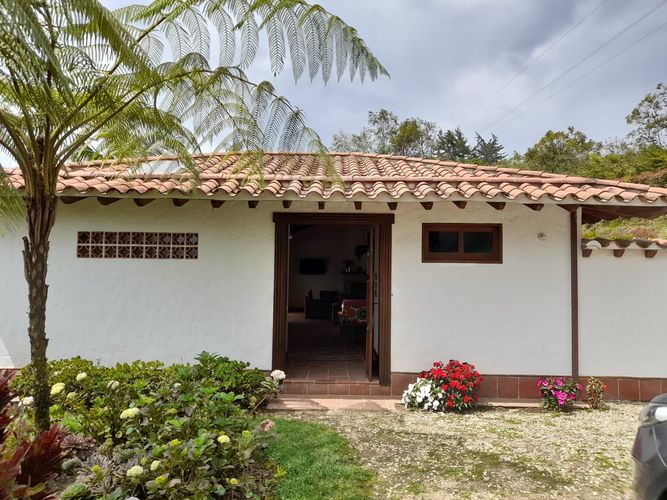 Finca en venta en El Carmen De Viboral, El Carmen de Viboral, 3850 m² · foto 21 de 24