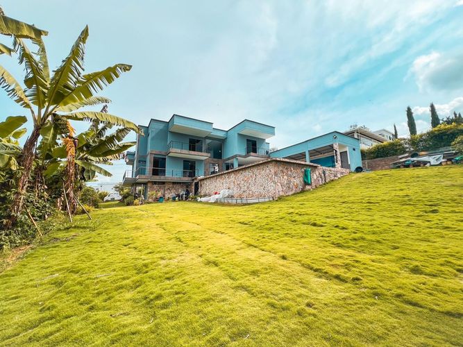 Casa de 8 alcobas en venta en Ruitoque, Floridablanca, 740 m² · foto 2 de 18