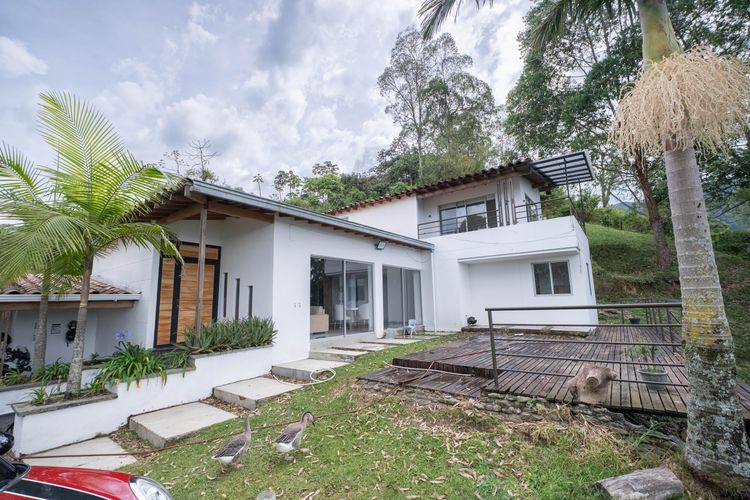 Casa de 3 alcobas en venta en Pueblo Viejo, La Estrella, 1918 m² · foto 2 de 13