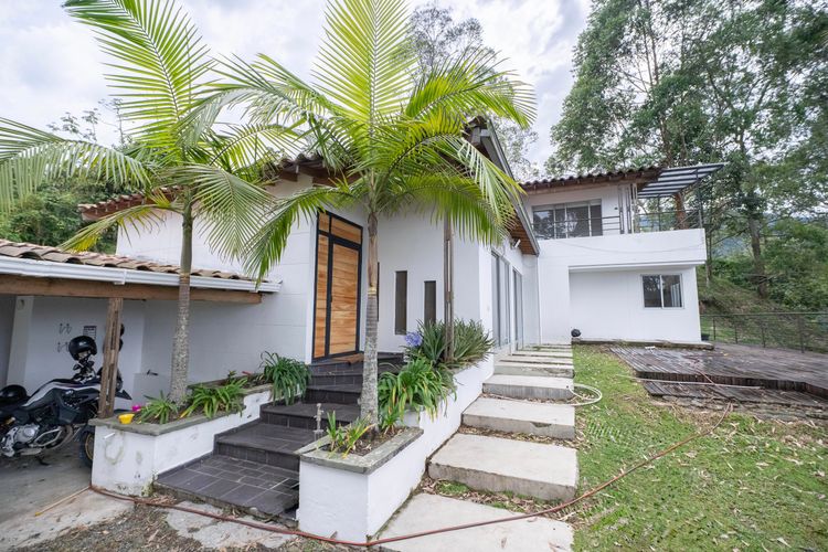 Casa de 3 alcobas en venta en Pueblo Viejo, La Estrella, 1918 m² · foto 3 de 13