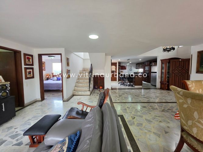Apartamento de 5 alcobas en venta en Sotomayor, Bucaramanga, 229 m² · foto 4 de 24