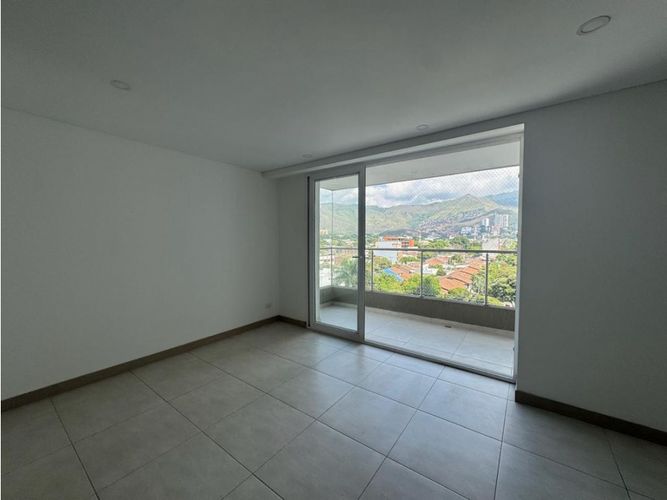 Apartamento en venta en La Flora, Cali · foto 7 de 13