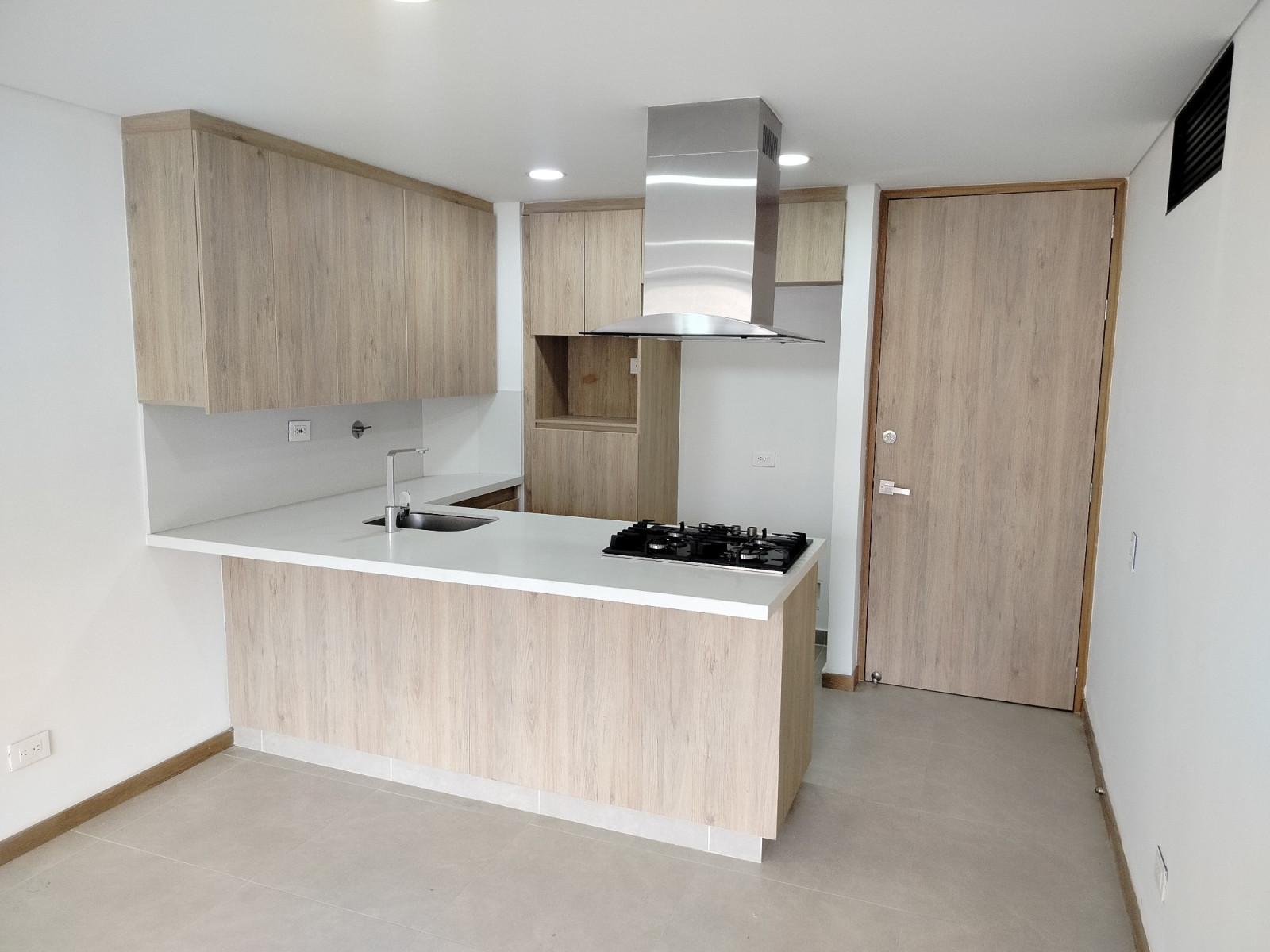 Apartamento en arriendo en Las Palmas, Medellín · foto 2 de 3