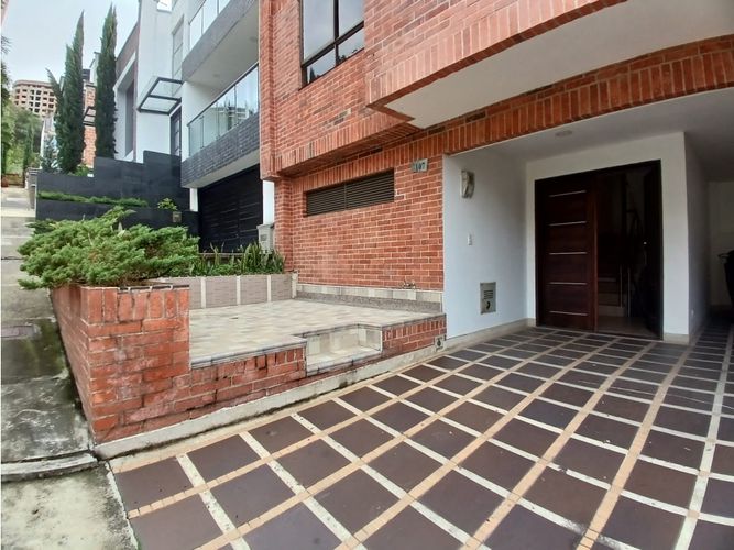 Casa de 3 alcobas en venta en Entre Amigos, Sabaneta, 480 m² · foto 2 de 24
