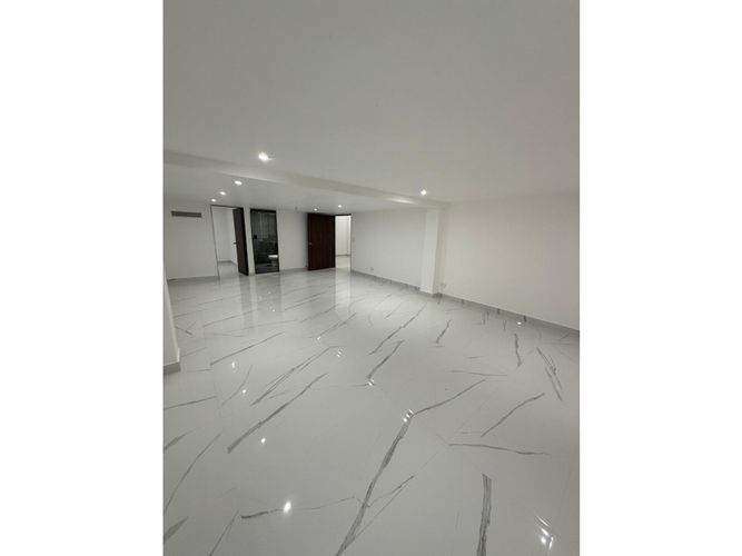 Casa de 3 alcobas en venta en Entre Amigos, Sabaneta, 480 m² · foto 5 de 24