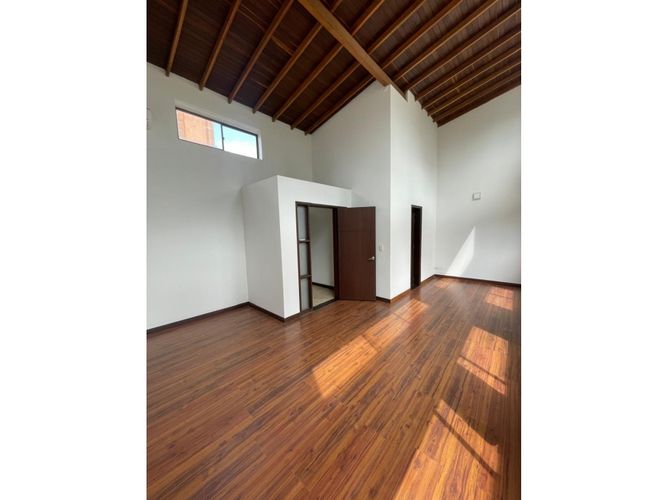 Casa de 3 alcobas en venta en Entre Amigos, Sabaneta, 480 m² · foto 8 de 24