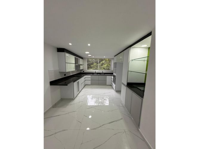 Casa de 3 alcobas en venta en Entre Amigos, Sabaneta, 480 m² · foto 16 de 24