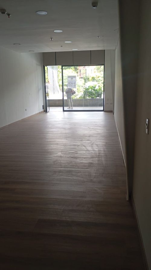 Local en arriendo en Los Colores, Medellín, 66 m² · foto 2 de 8