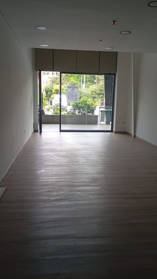 Local en arriendo en Los Colores, Medellín, 66 m² · foto 3 de 8