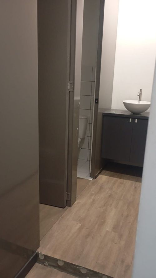 Local en arriendo en Los Colores, Medellín, 66 m² · foto 5 de 8