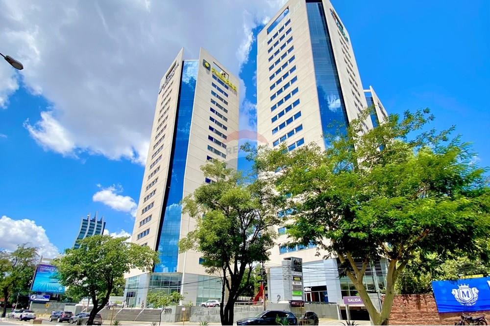 Oficina Premium en Alquiler en el Prestigioso World Trade Center: Posicioná tu empresa en lo más alto — foto 2