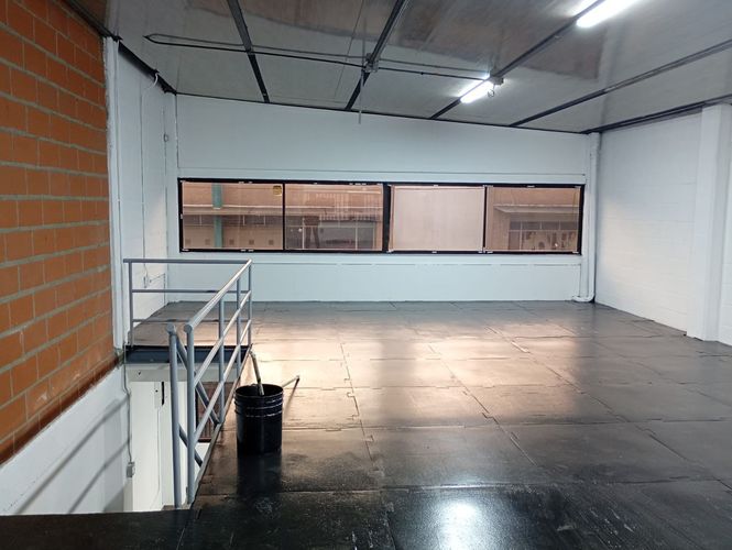 Bodega en arriendo en Noel, Medellín, 230 m² · foto 5 de 11