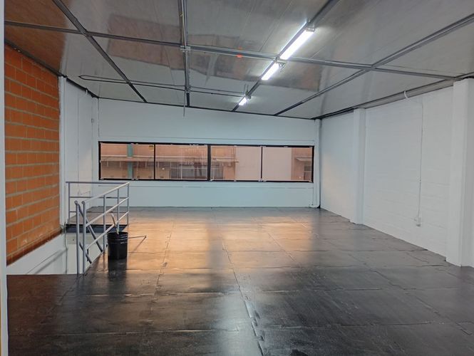 Bodega en arriendo en Noel, Medellín, 230 m² · foto 9 de 11