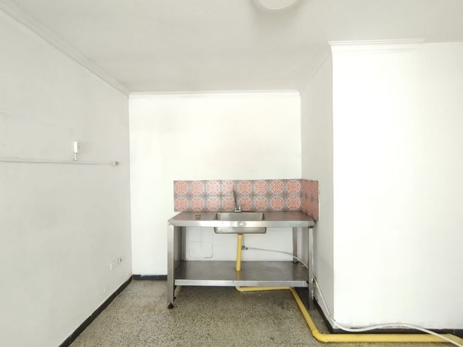 Local en arriendo en El Dorado, Envigado, 40 m² · foto 8 de 9