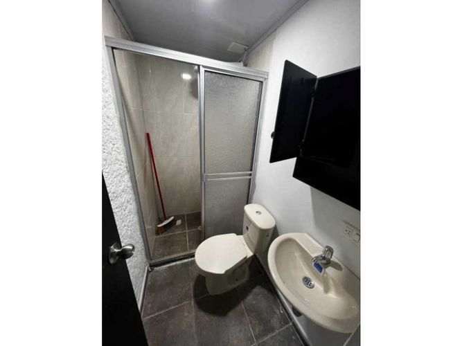 Casa de 11 alcobas en venta en El Rodeo, Medellín, 380 m² · foto 4 de 5