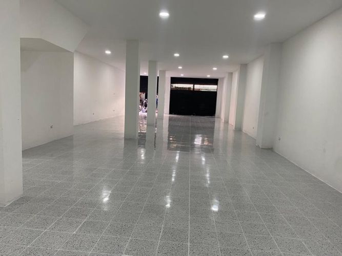 Bodega en venta en Asturias, Itagüí, 200 m² · foto 3 de 9