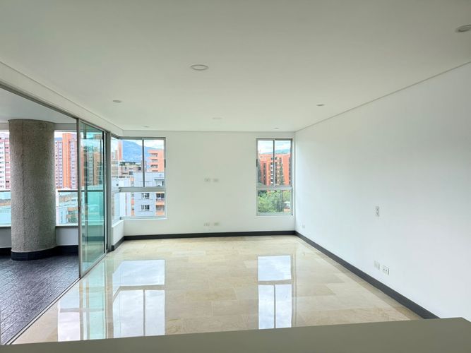 Apartamento de 3 alcobas en arriendo en El Poblado, Medellín, 150 m² · foto 2 de 20
