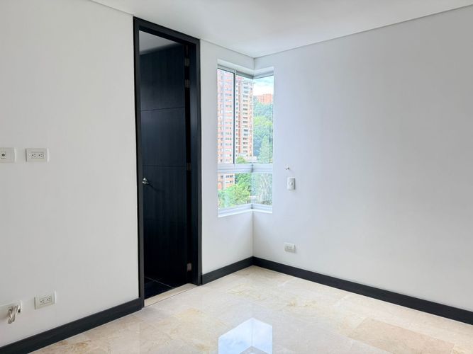 Apartamento de 3 alcobas en arriendo en El Poblado, Medellín, 150 m² · foto 10 de 20