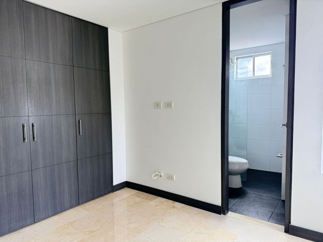 Apartamento de 3 alcobas en arriendo en El Poblado, Medellín, 150 m² · foto 14 de 20