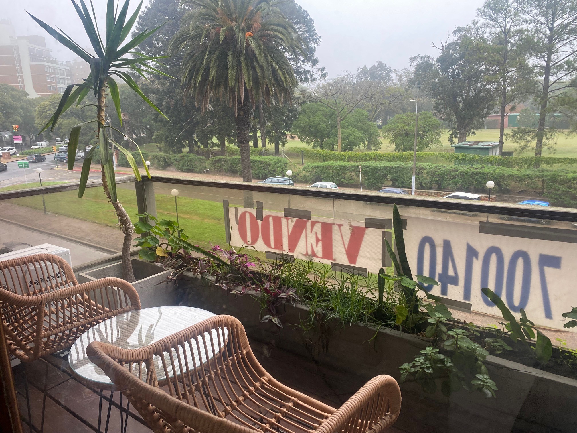 Apartamento frente al golf con terraza y parrillero - Widok 5