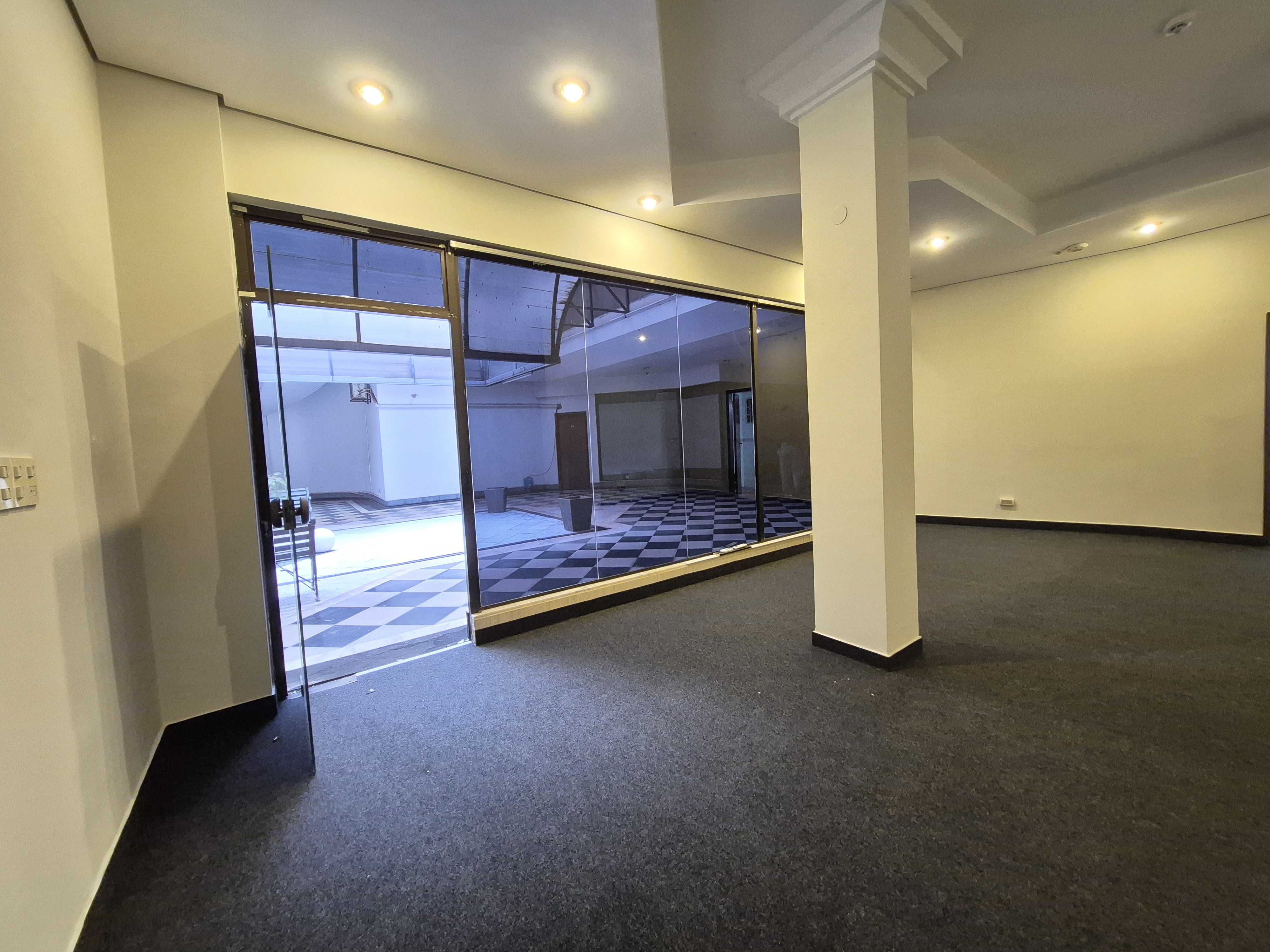 Oficina en planta baja zona Centro, zona Avenida Mariscal Lopez — foto 2