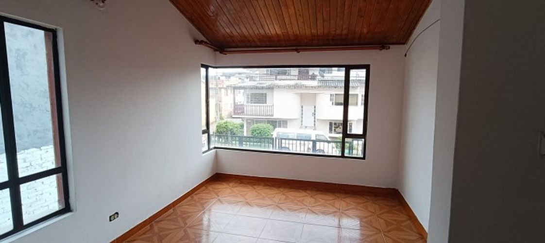 Casa de 5 alcobas en venta en Centro Historico, Chía, 400 m² · foto 4 de 24