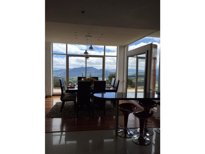 Casa de 4 alcobas en venta en Yerbabuena, Chía, 510 m² · foto 3 de 24