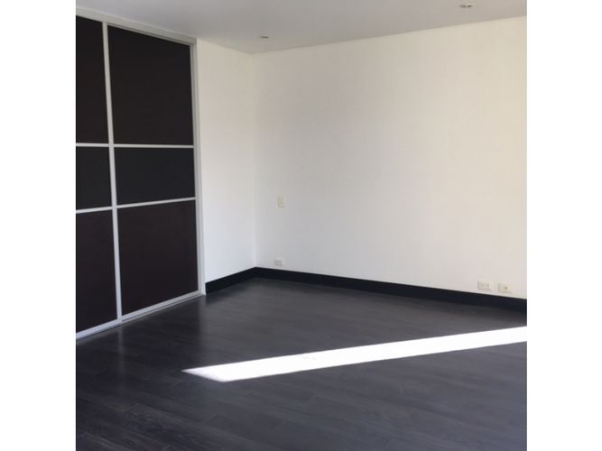 Casa de 4 alcobas en arriendo en Pueblo Viejo, Cota, 285 m² · foto 18 de 24