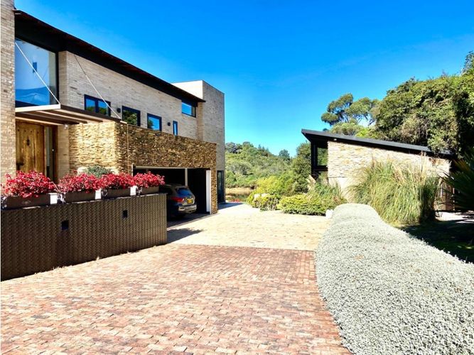 Casa de 5 alcobas en arriendo en Yerbabuena, Cajicá, 600 m² · foto 3 de 24