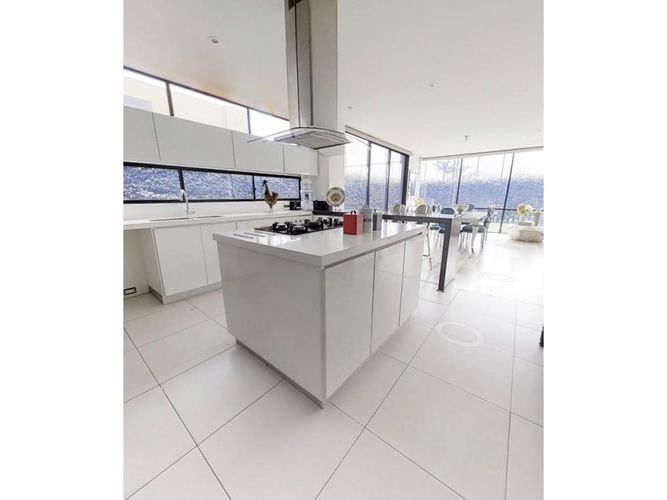 Casa de 4 alcobas en venta en Pueblo Viejo, Cota, 310 m² · foto 8 de 24