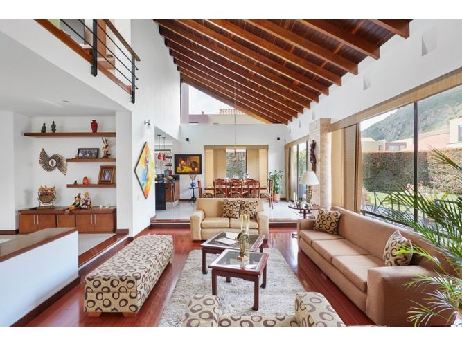 Casa de 4 alcobas en venta en Fonquetá, Chía, 440 m² · foto 2 de 21