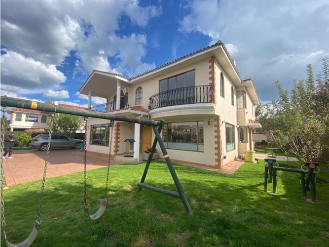 Casa de 4 alcobas en venta en Puente Vargas, Cajicá, 360 m² · foto 2 de 24