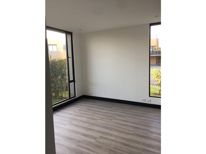 Casa de 3 alcobas en arriendo en Pueblo Viejo, Cota, 207 m² · foto 4 de 17