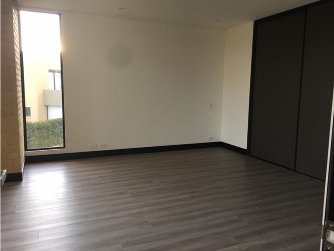 Casa de 3 alcobas en arriendo en Pueblo Viejo, Cota, 207 m² · foto 10 de 17