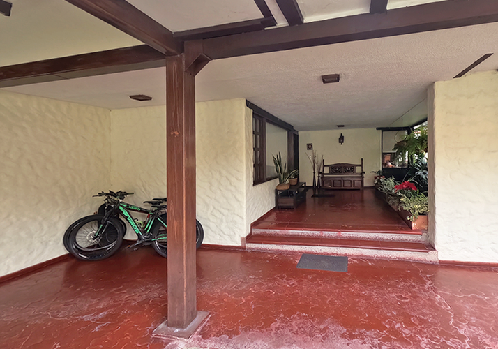 Casa de 3 alcobas en venta en La Calleja, Bogotá, 297 m² · foto 2 de 24