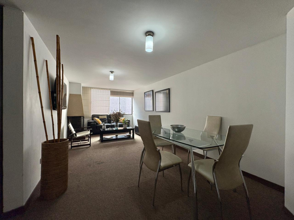 Apartamento en venta en Santa Barbara Central, Bogotá · foto 3 de 9
