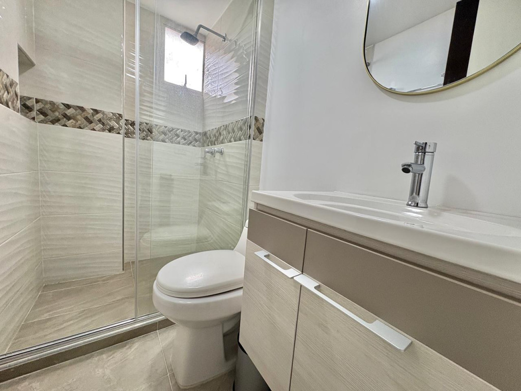 Apartamento en venta en Santa Barbara Central, Bogotá · foto 6 de 9